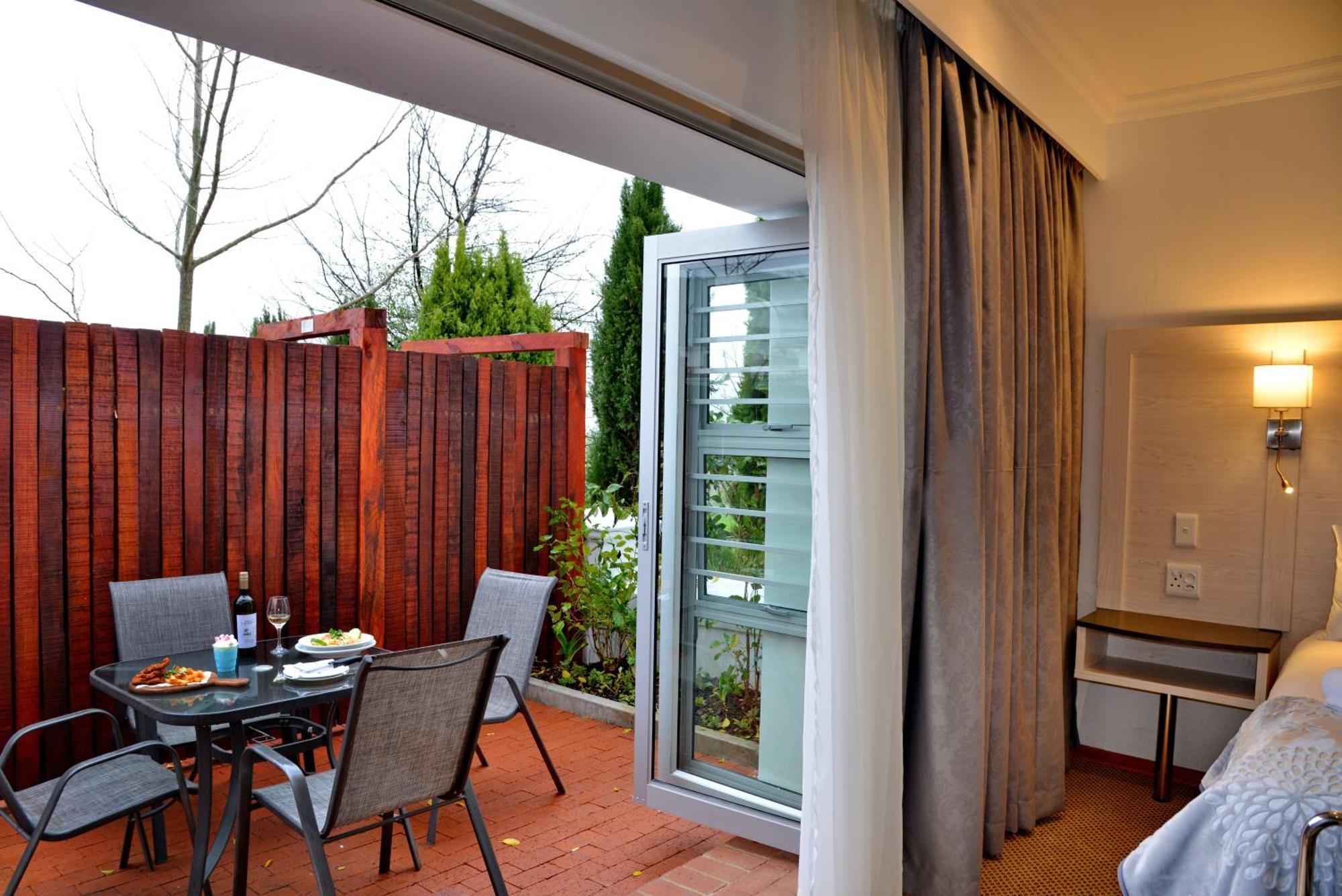 Guest house Val Du Charron Wine & Leisure Estate 4*